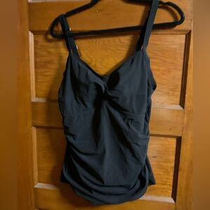 LL Bean Womens Tankini Top Black Swim Flattering Fit  SIze 14 UV